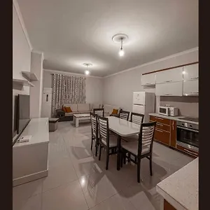 Yourhome Appartamento Tirana